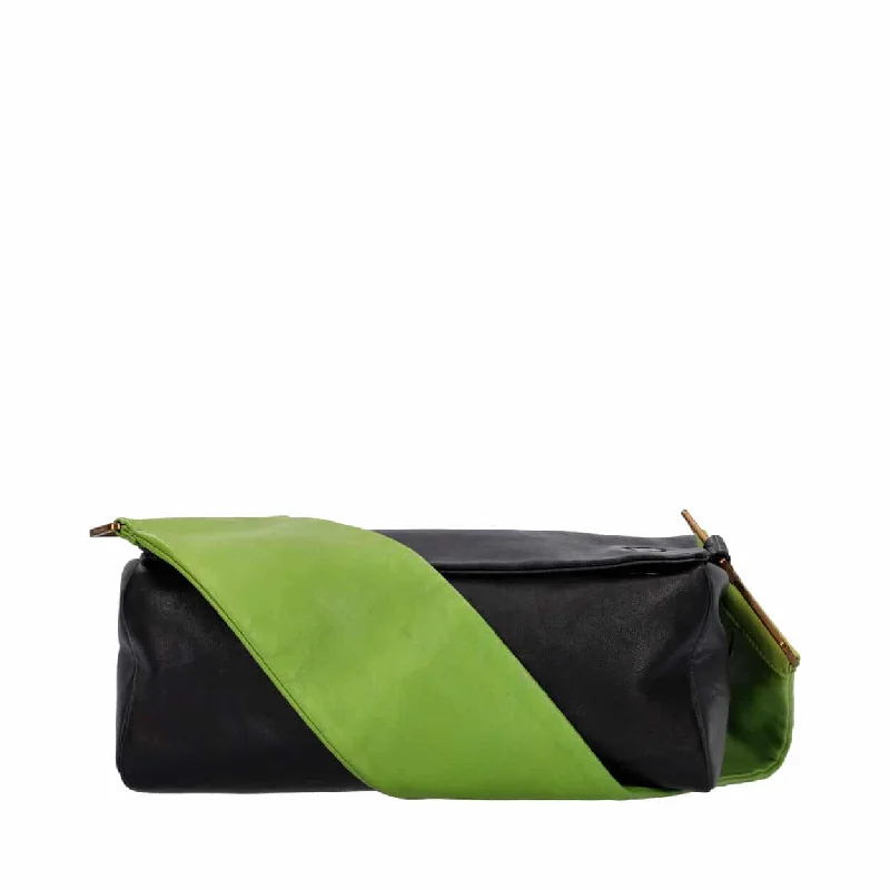 Prada Geometric - Patterned Leather Bag in Grey for MinimalistsPRADA Leather Shoulder Bag Black/Green