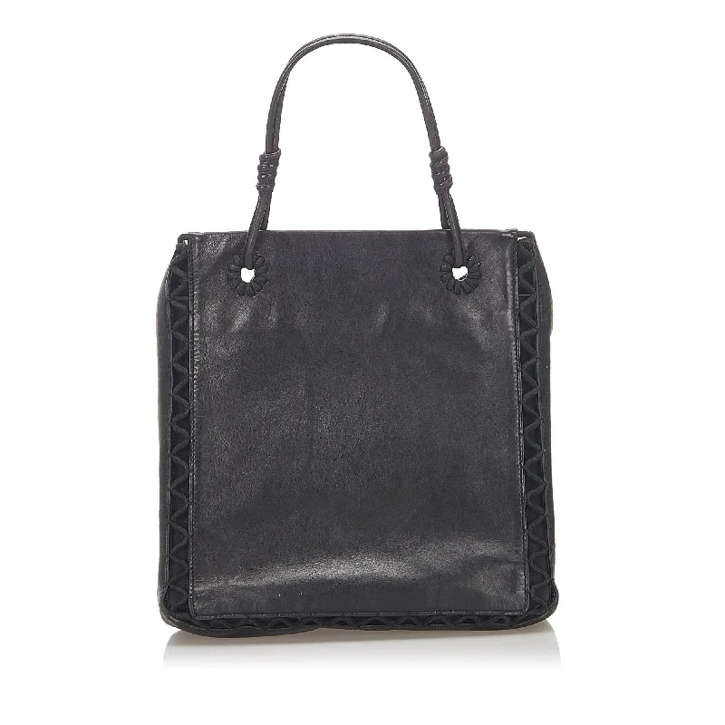 Prada Calfskin Tote with Contrast Stitching in BurgundyPrada Leather Tote Bag (SHG-18714)