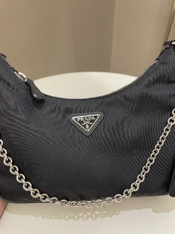 Prada Saffiano Leather Hobo Bag in Dark Green 28cmPrada Re-Edition 2005 Re-Nylon Bag Black